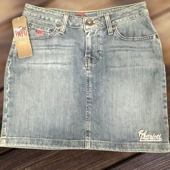 NFL Woman’s Patriots Denim Skirt - Picture 1 of 7